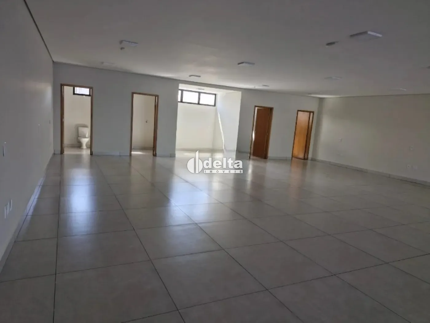 Alugar Loja / Padr&atilde;o em Uberl&acirc;ndia R$ 20.000,00 - Foto 3