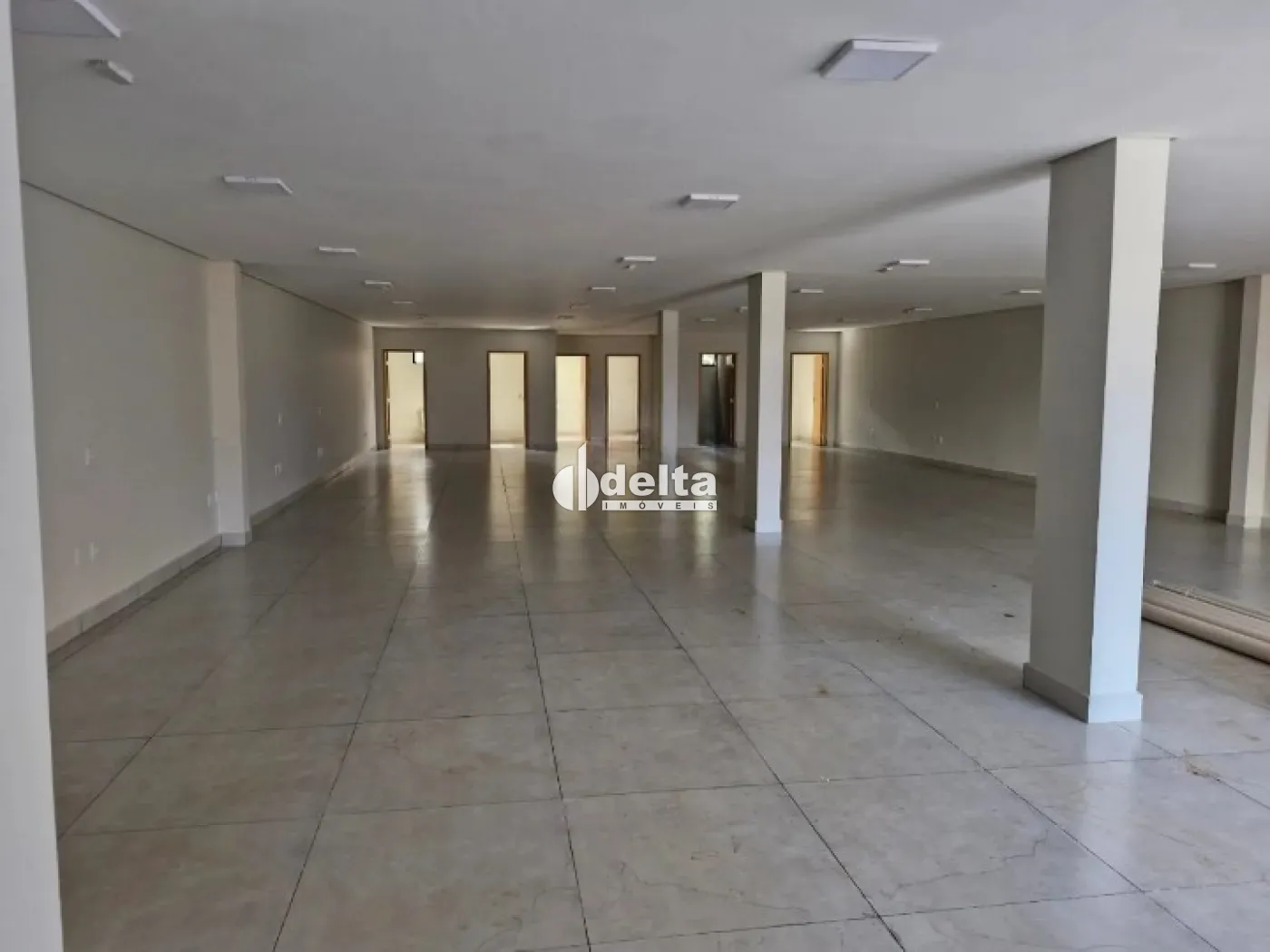 Alugar Loja / Padr&atilde;o em Uberl&acirc;ndia R$ 20.000,00 - Foto 11