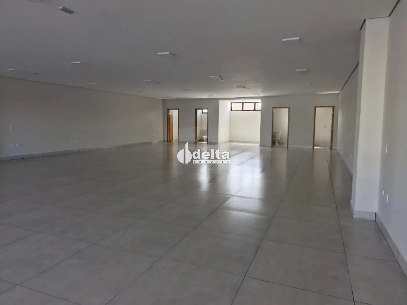 Alugar Loja / Padr&atilde;o em Uberl&acirc;ndia R$ 20.000,00 - Foto 12