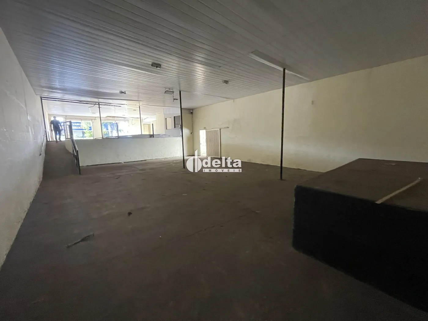 Alugar Loja / Padr&atilde;o em Uberl&acirc;ndia R$ 11.000,00 - Foto 15