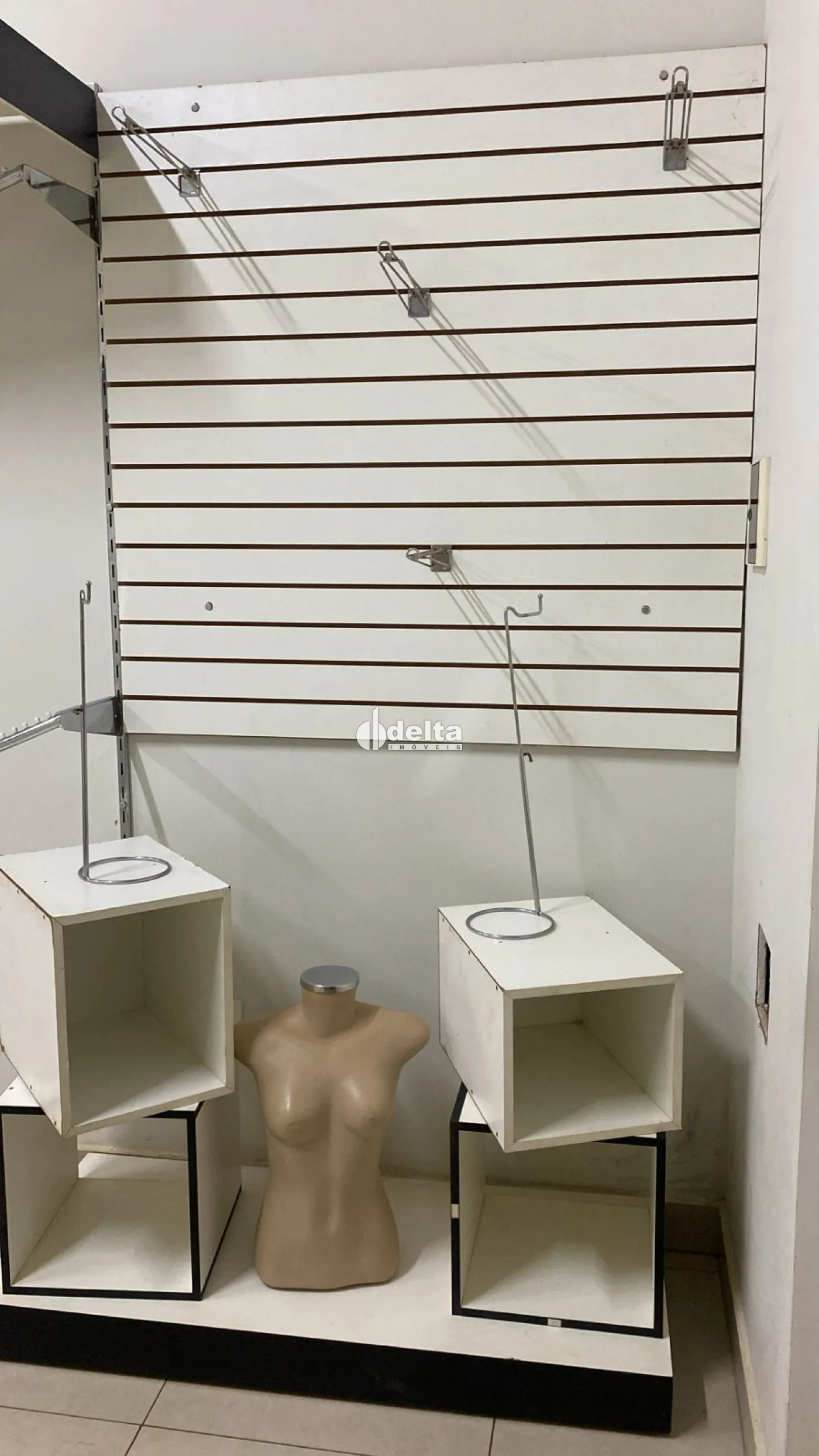 Alugar Loja / Padr&atilde;o em Uberl&acirc;ndia R$ 650,00 - Foto 5