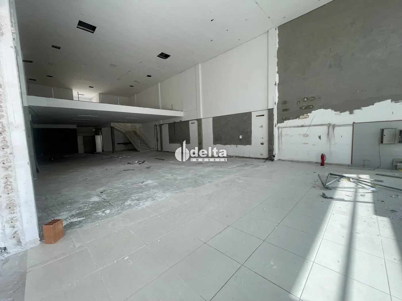 Alugar Loja / Padr&atilde;o em Uberl&acirc;ndia R$ 42.000,00 - Foto 1