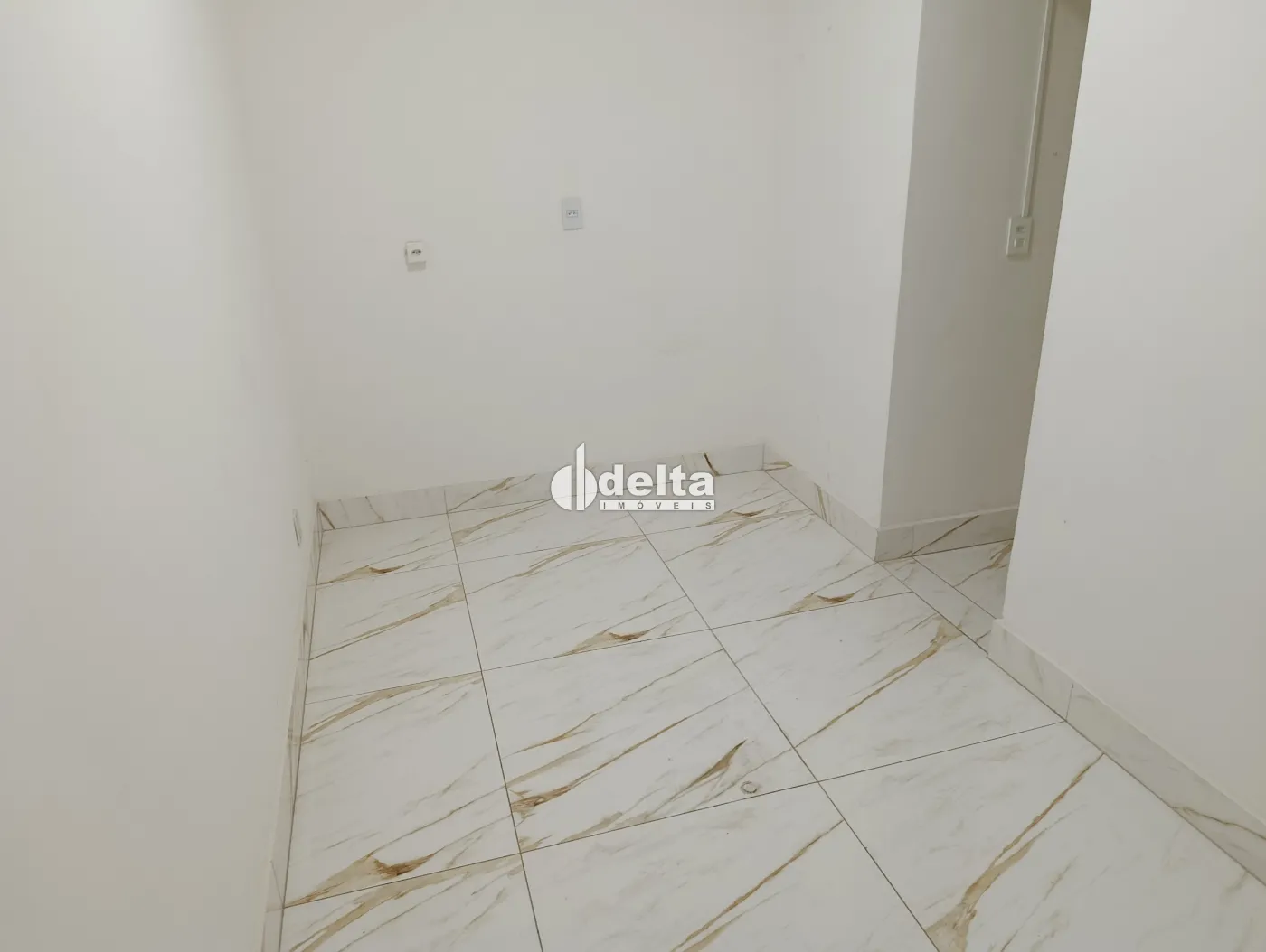 Alugar Loja / Padr&atilde;o em Uberl&acirc;ndia R$ 4.500,00 - Foto 6