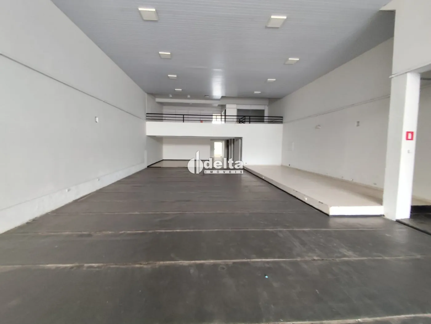 Alugar Loja / Padr&atilde;o em Uberl&acirc;ndia R$ 10.000,00 - Foto 3