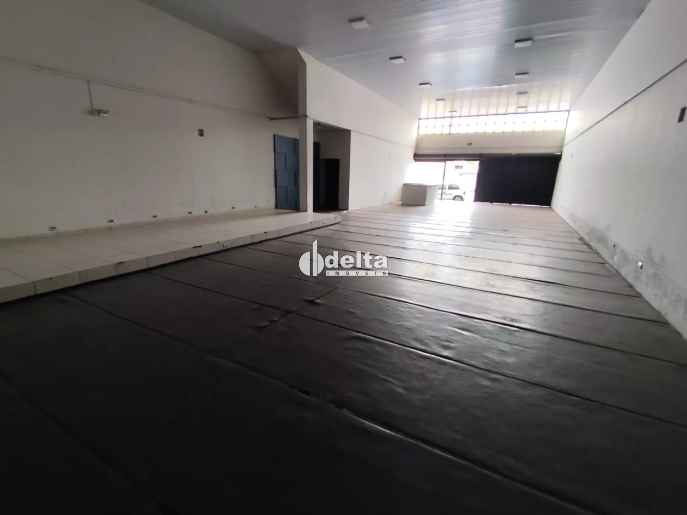 Alugar Loja / Padr&atilde;o em Uberl&acirc;ndia R$ 10.000,00 - Foto 6