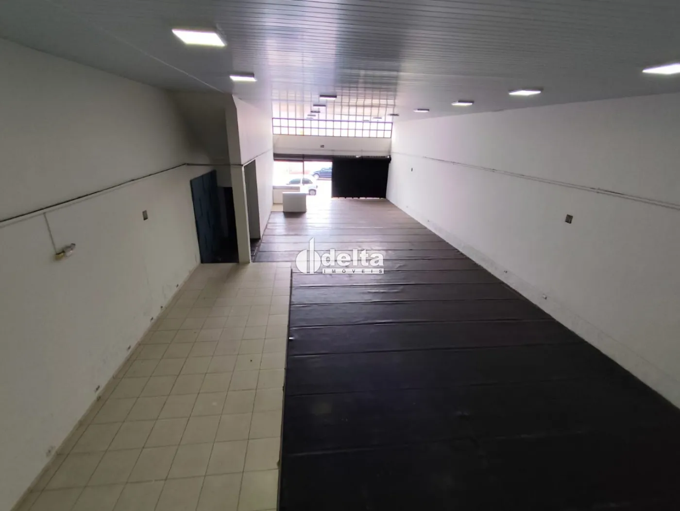 Alugar Loja / Padr&atilde;o em Uberl&acirc;ndia R$ 10.000,00 - Foto 11