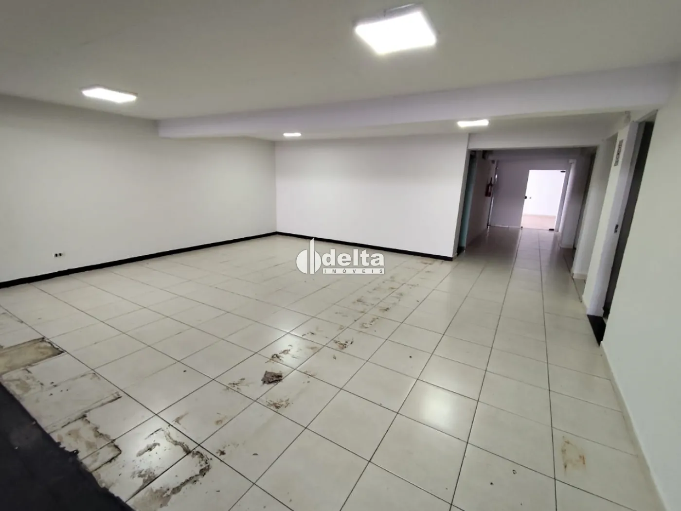 Alugar Loja / Padr&atilde;o em Uberl&acirc;ndia R$ 10.000,00 - Foto 20