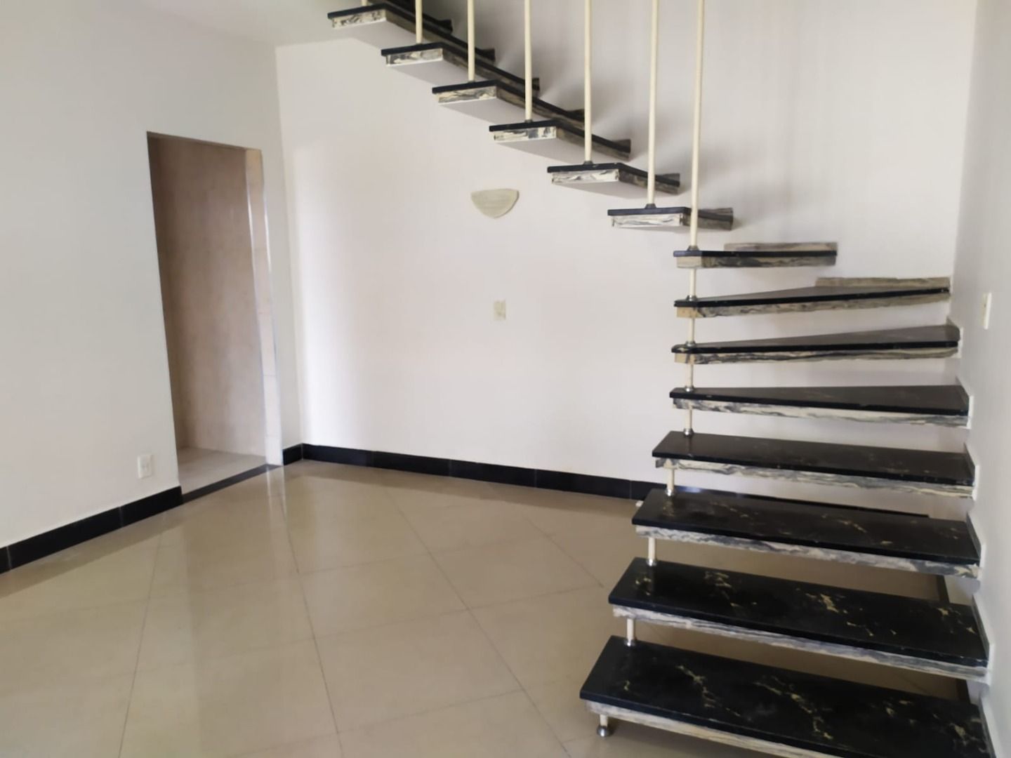 Alugar Casa / Sobrado em Santo Andr&eacute; R$ 2.060,00 - Foto 6