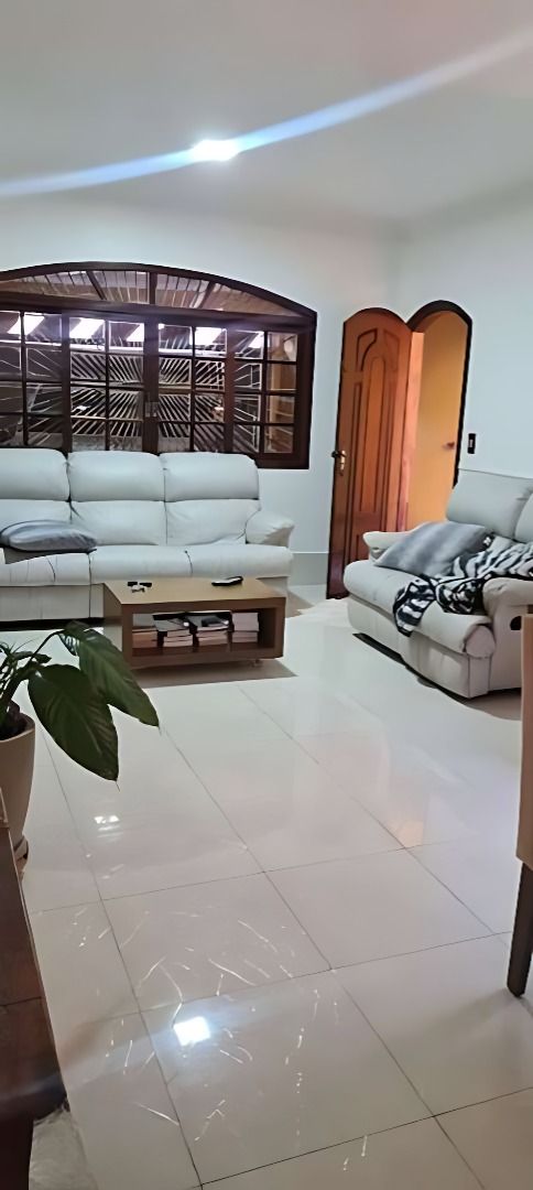 Alugar Casa / Sobrado em Santo Andr&eacute; R$ 6.000,00 - Foto 2