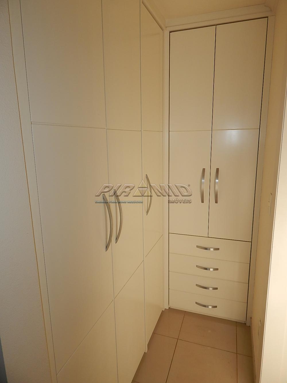 Alugar Apartamento / Padr&atilde;o em Ribeir&atilde;o Preto R$ 900,00 - Foto 9