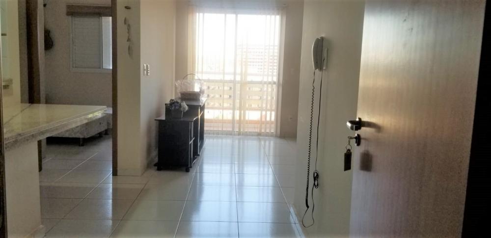 Alugar Apartamento / Padr&atilde;o em Ribeir&atilde;o Preto R$ 1.600,00 - Foto 1