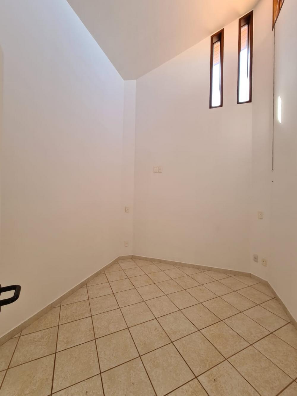 Alugar Casa / Padr&atilde;o em Ribeir&atilde;o Preto R$ 6.000,00 - Foto 6