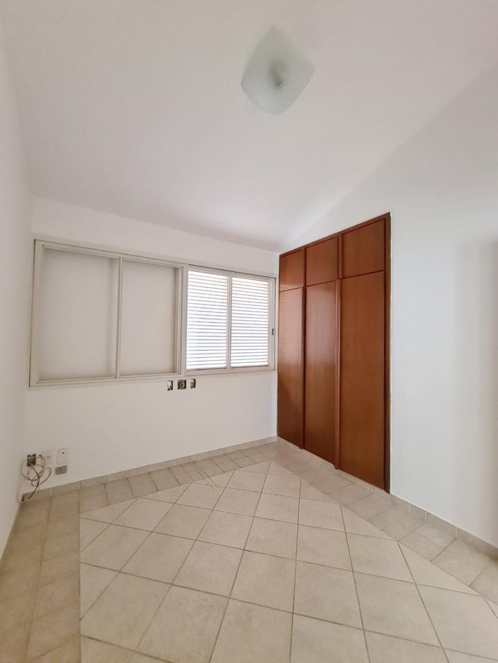 Alugar Casa / Padr&atilde;o em Ribeir&atilde;o Preto R$ 6.000,00 - Foto 32