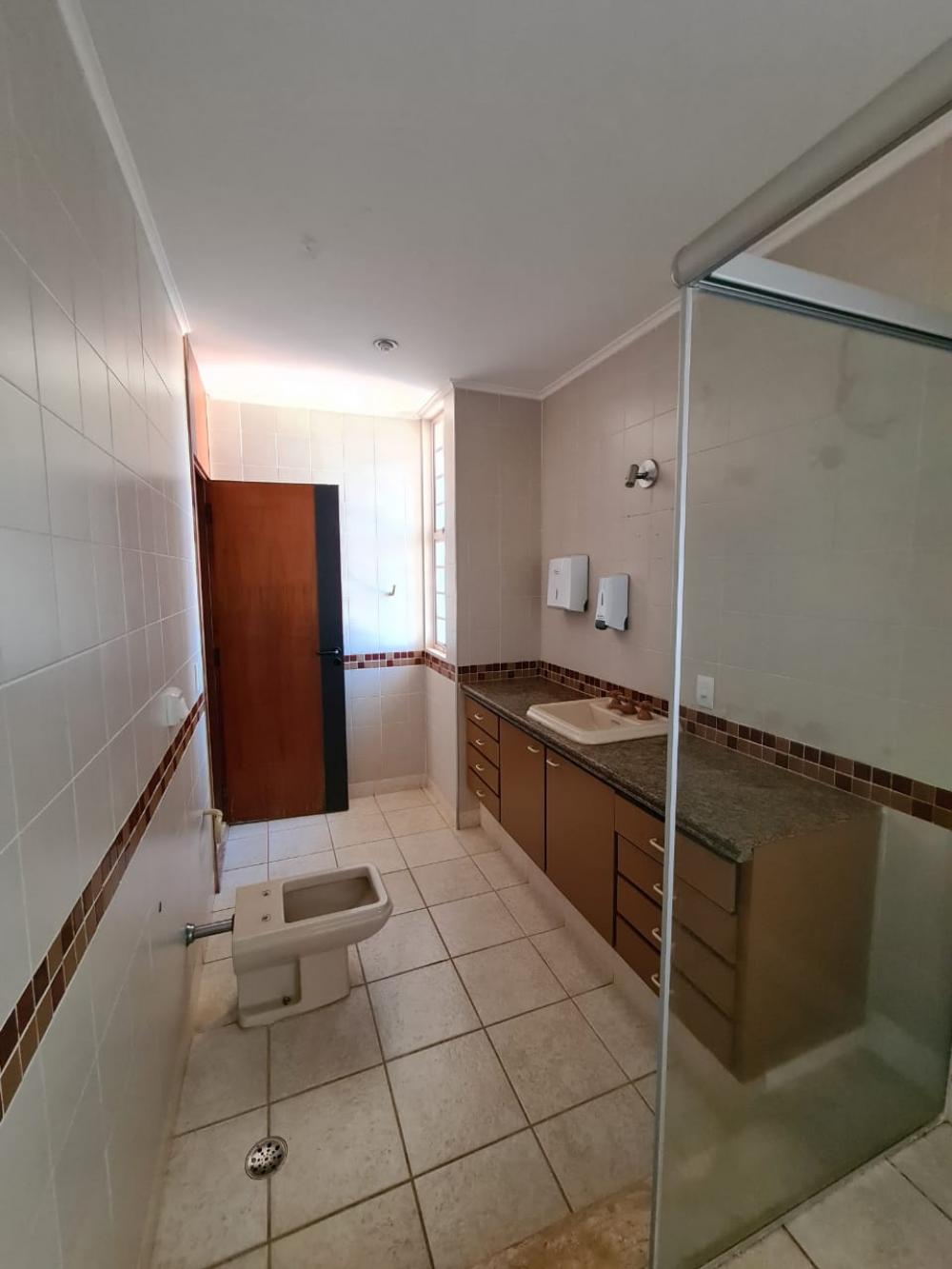 Alugar Casa / Padr&atilde;o em Ribeir&atilde;o Preto R$ 6.000,00 - Foto 40