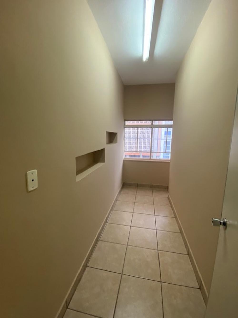 Alugar Comercial / Sal&atilde;o em Ribeir&atilde;o Preto R$ 4.000,00 - Foto 4