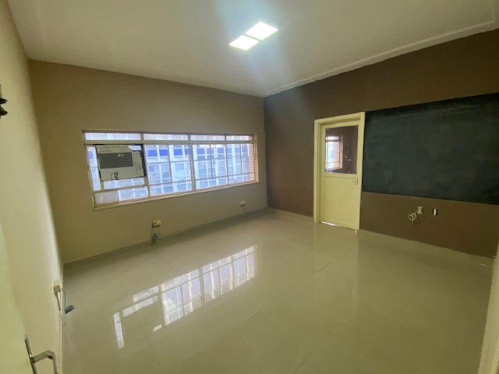Alugar Comercial / Sal&atilde;o em Ribeir&atilde;o Preto R$ 4.000,00 - Foto 5