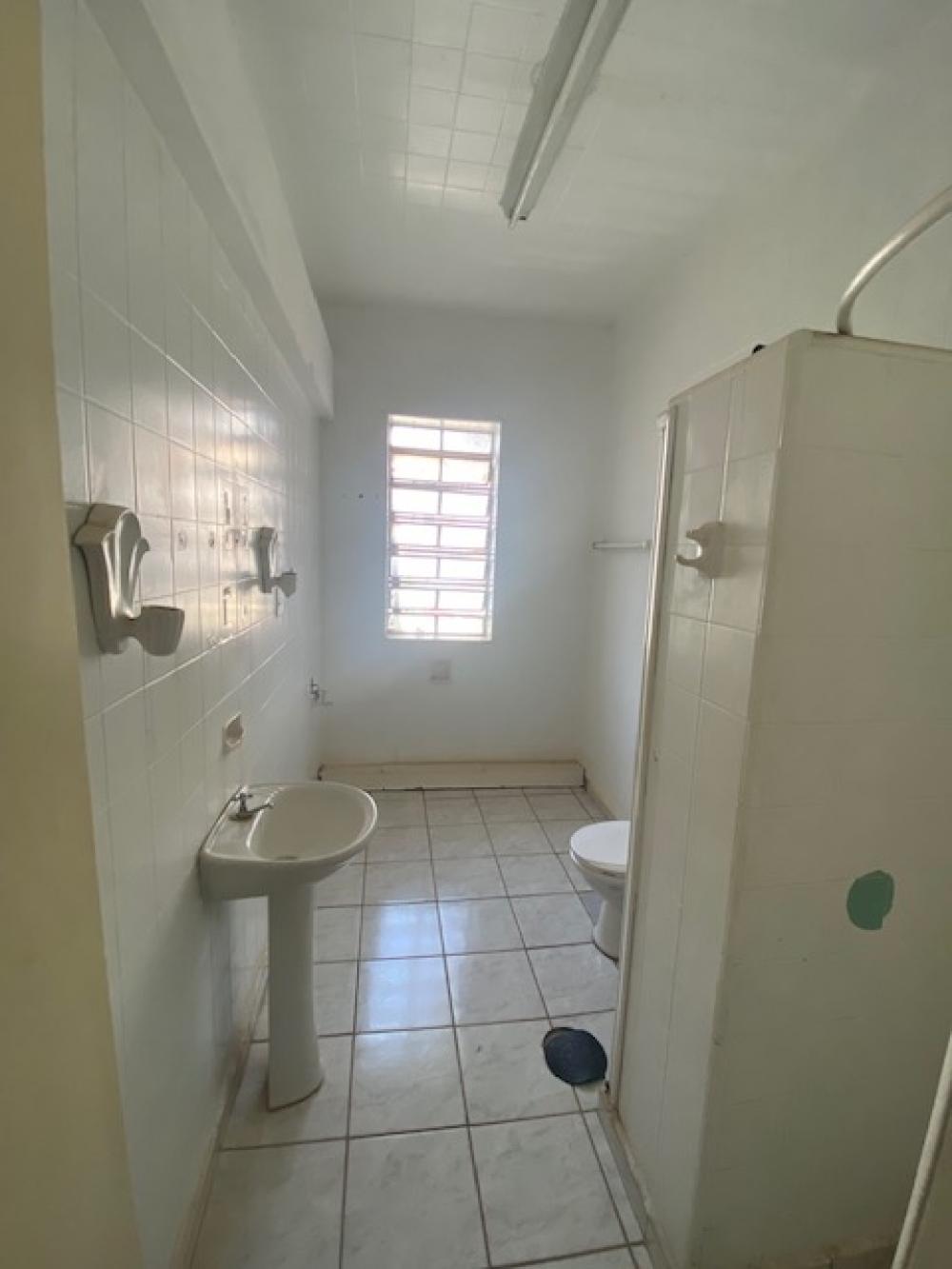 Alugar Comercial / Sal&atilde;o em Ribeir&atilde;o Preto R$ 4.000,00 - Foto 8