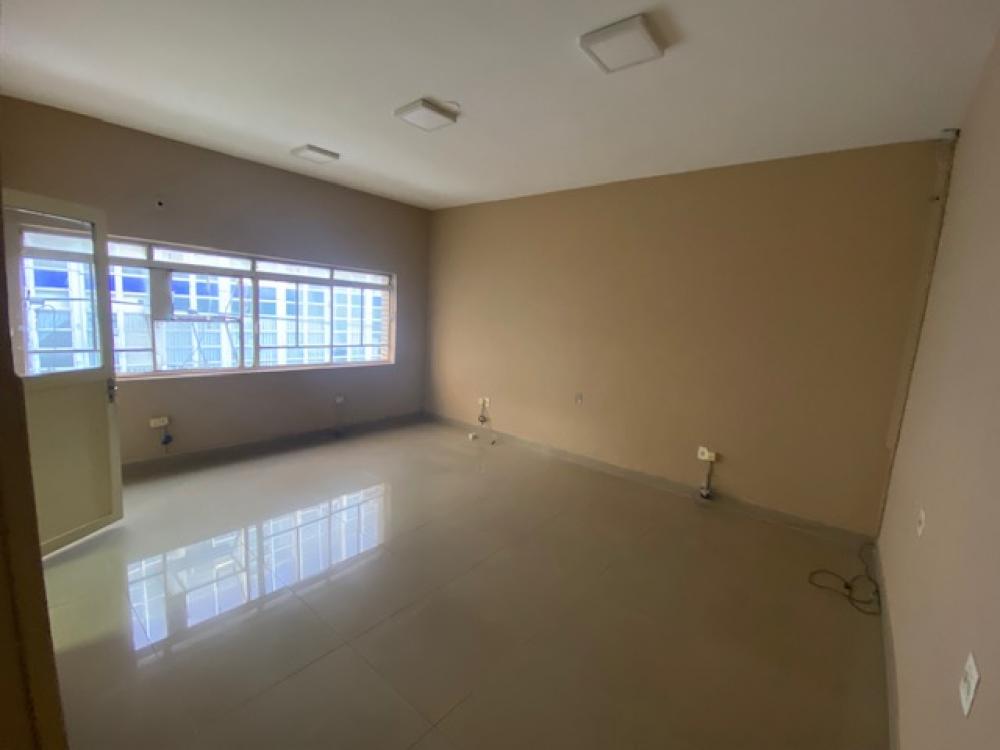Alugar Comercial / Sal&atilde;o em Ribeir&atilde;o Preto R$ 4.000,00 - Foto 14