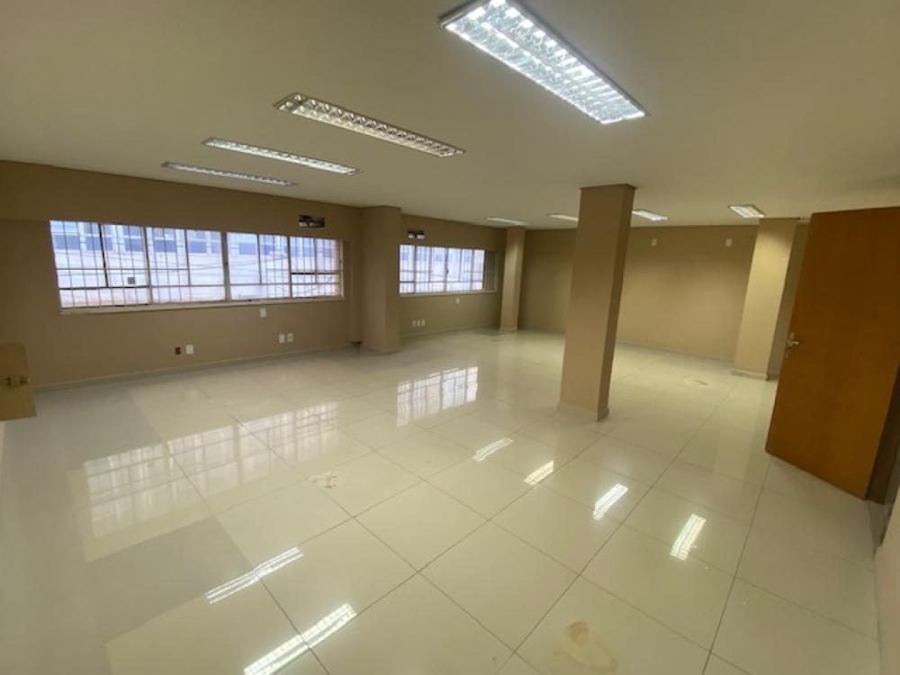 Alugar Comercial / Sal&atilde;o em Ribeir&atilde;o Preto R$ 4.000,00 - Foto 21