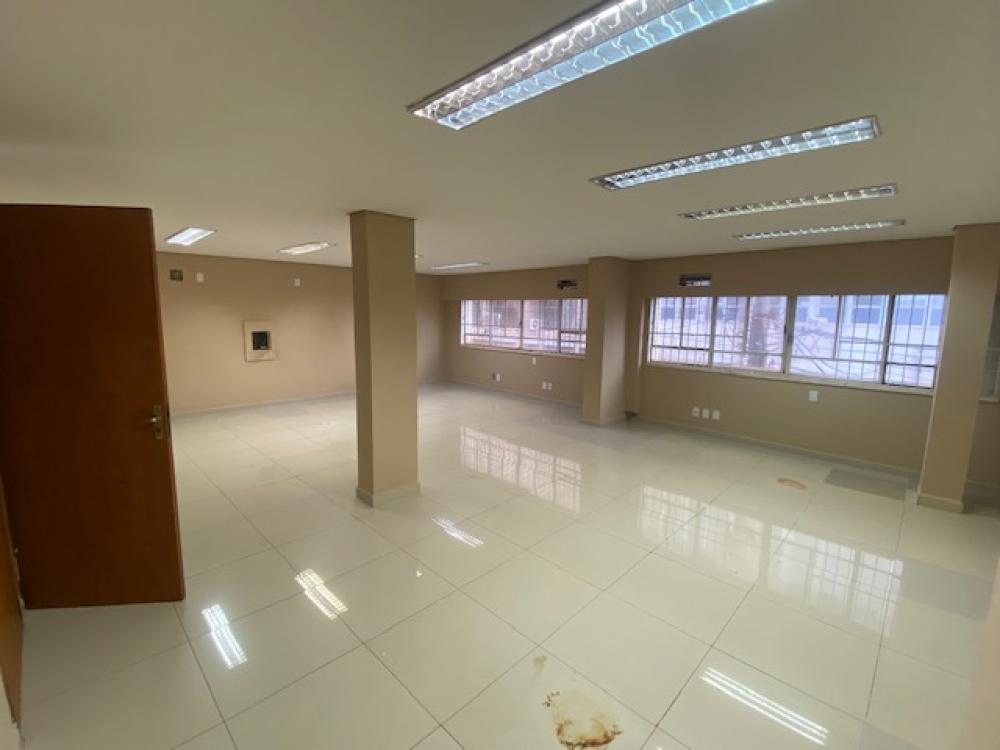 Alugar Comercial / Sal&atilde;o em Ribeir&atilde;o Preto R$ 4.000,00 - Foto 25