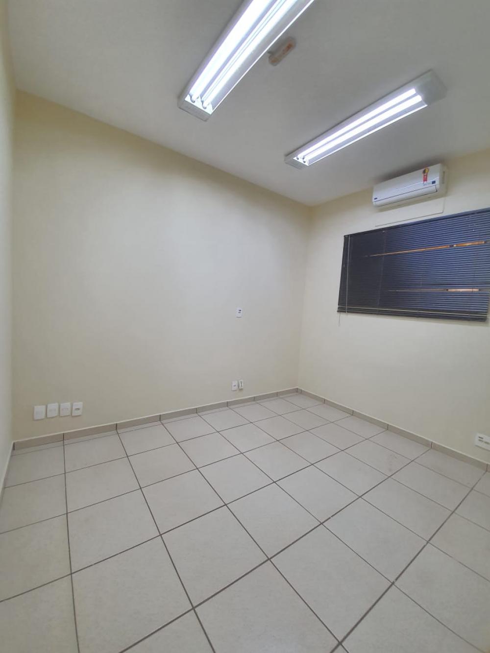 Alugar Comercial / Sal&atilde;o em Ribeir&atilde;o Preto R$ 4.000,00 - Foto 5