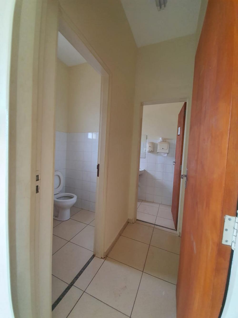 Alugar Comercial / Sal&atilde;o em Ribeir&atilde;o Preto R$ 4.000,00 - Foto 7