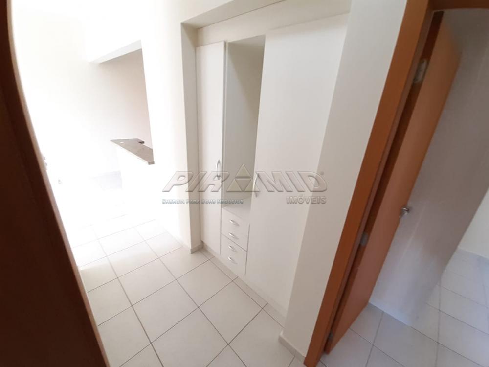 Alugar Apartamento / Padr&atilde;o em Ribeir&atilde;o Preto R$ 1.500,00 - Foto 3