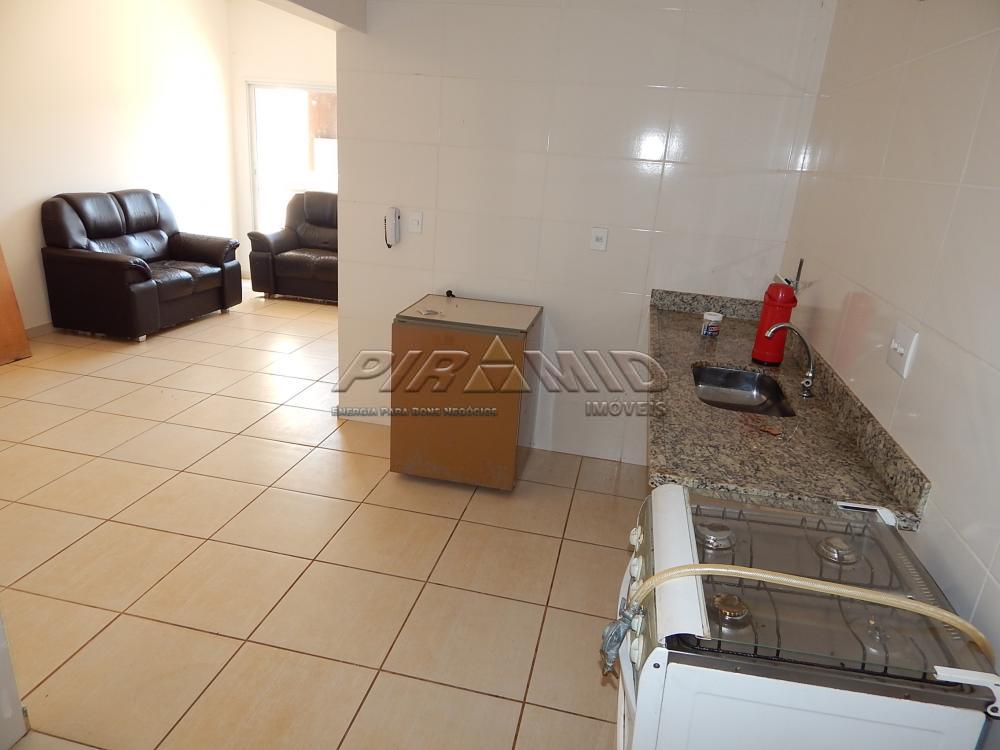 Alugar Apartamento / Padr&atilde;o em Ribeir&atilde;o Preto R$ 1.200,00 - Foto 2