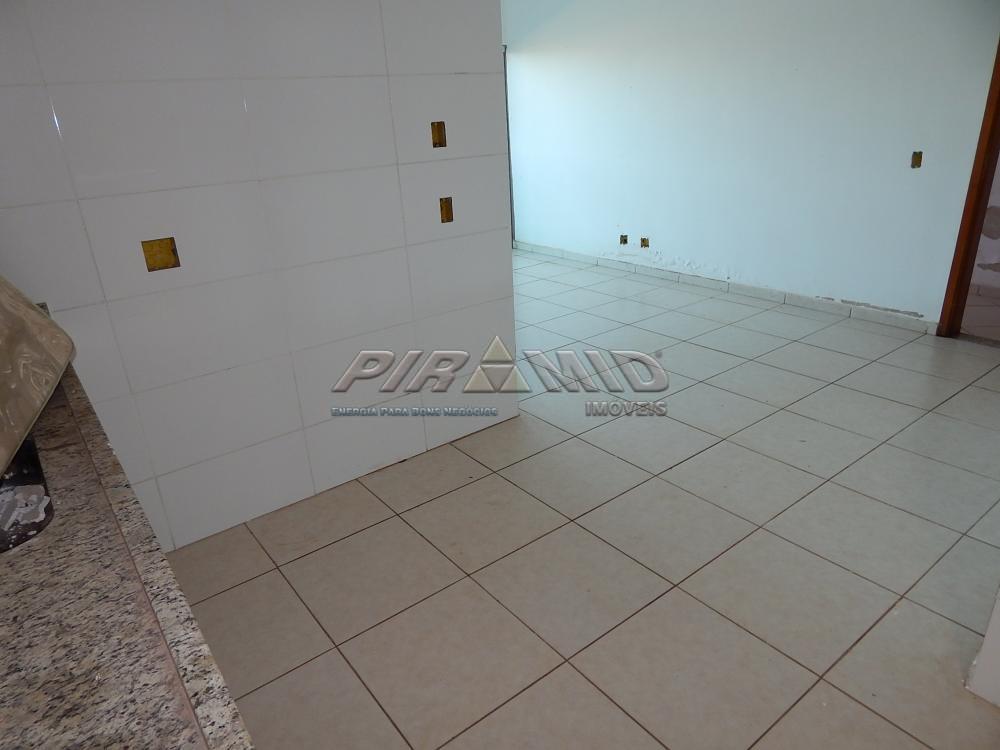 Alugar Apartamento / Padr&atilde;o em Ribeir&atilde;o Preto R$ 1.300,00 - Foto 2