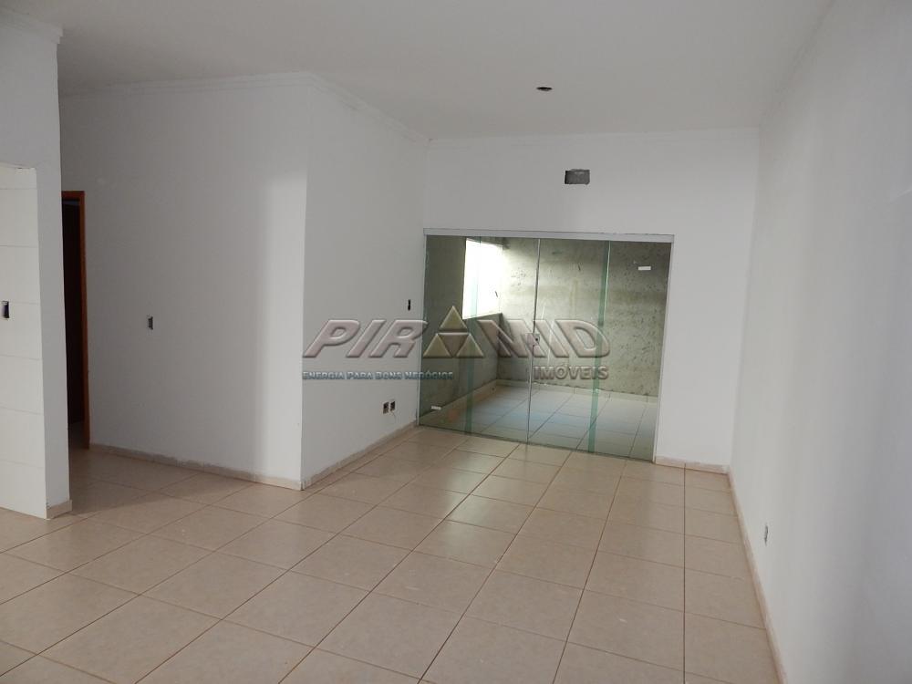 Alugar Apartamento / Padr&atilde;o em Ribeir&atilde;o Preto R$ 1.300,00 - Foto 1