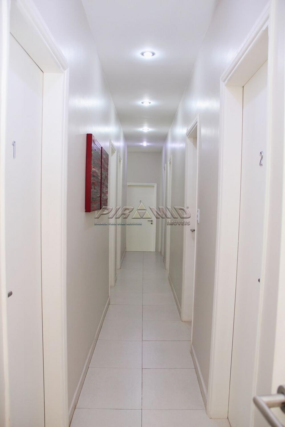 Alugar Comercial / Sala em Ribeir&atilde;o Preto R$ 1.750,00 - Foto 17