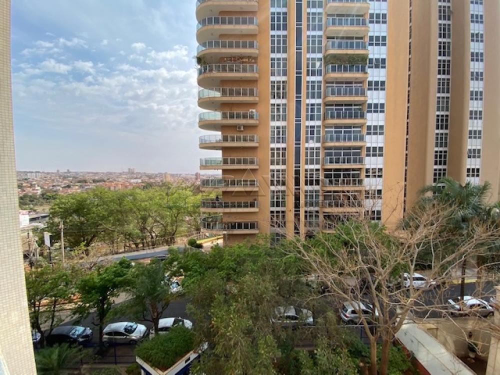 Alugar Apartamento / Padr&atilde;o em Ribeir&atilde;o Preto R$ 1.450,00 - Foto 3