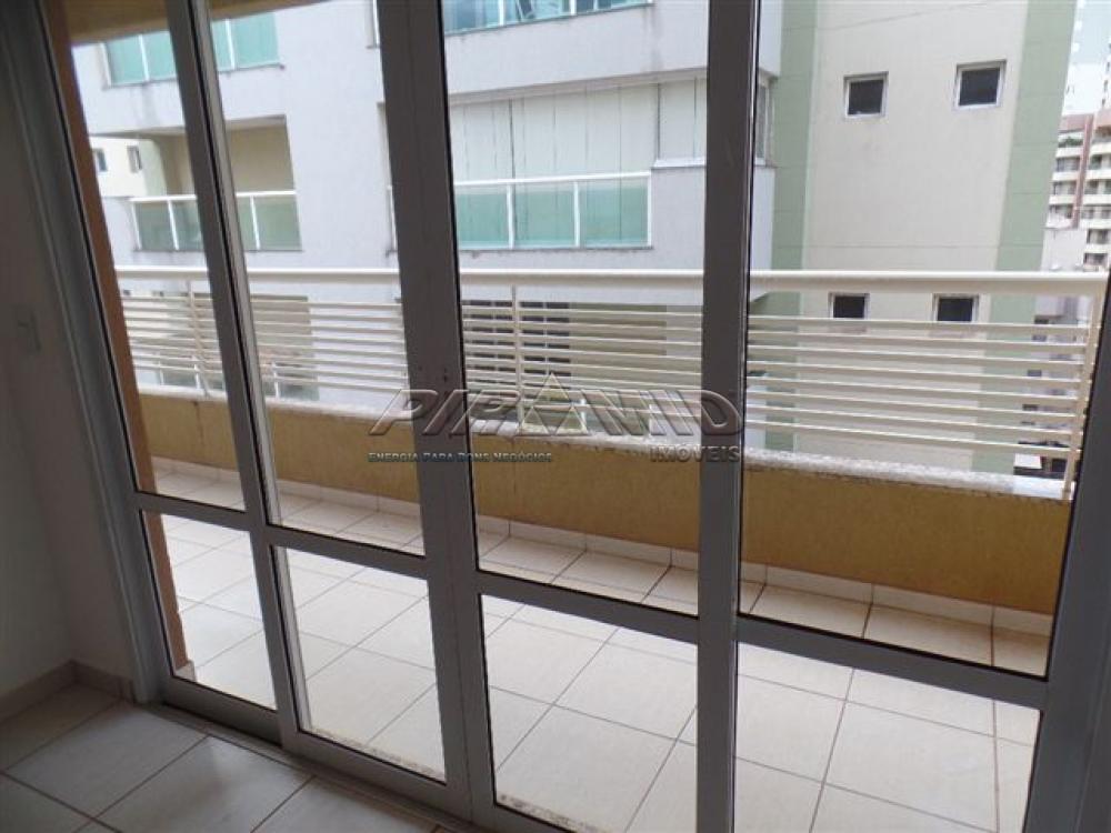 Alugar Apartamento / Padr&atilde;o em Ribeir&atilde;o Preto R$ 1.800,00 - Foto 4