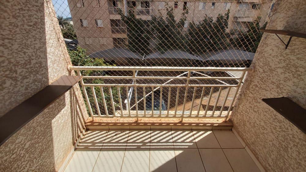 Alugar Apartamento / Padr&atilde;o em Ribeir&atilde;o Preto R$ 1.600,00 - Foto 2