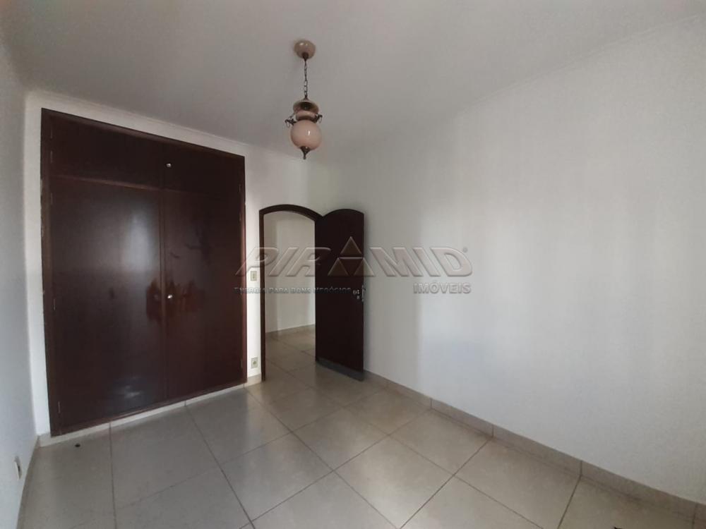Alugar Apartamento / Padr&atilde;o em Ribeir&atilde;o Preto R$ 1.100,00 - Foto 4