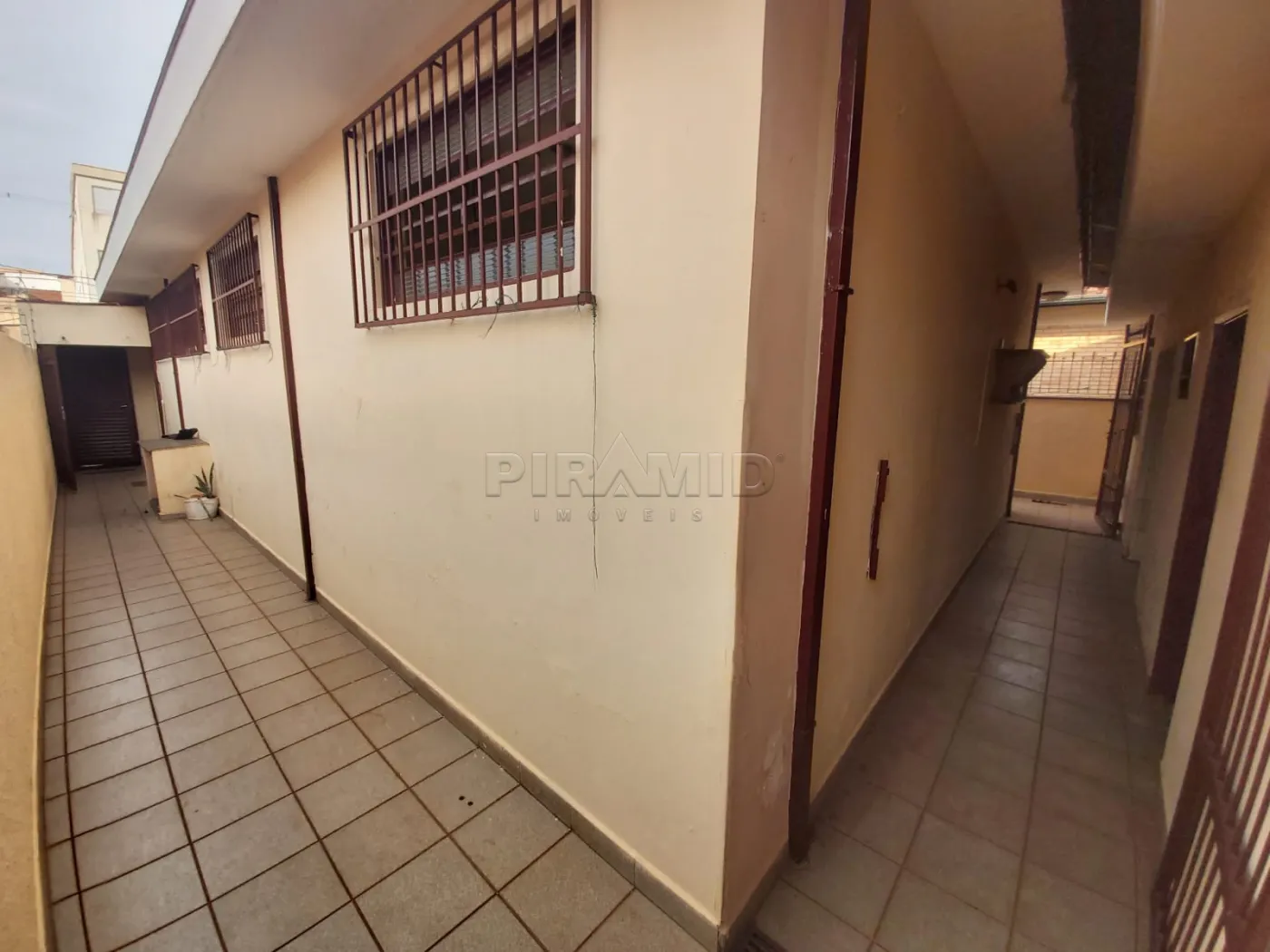 Alugar Casa / Padr&atilde;o em Ribeir&atilde;o Preto R$ 2.200,00 - Foto 16