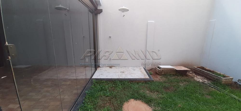 Alugar Apartamento / Padr&atilde;o em Ribeir&atilde;o Preto R$ 1.100,00 - Foto 12