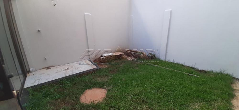 Alugar Apartamento / Padr&atilde;o em Ribeir&atilde;o Preto R$ 1.100,00 - Foto 13