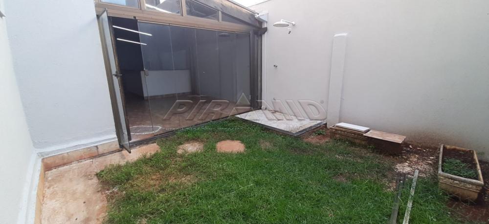 Alugar Apartamento / Padr&atilde;o em Ribeir&atilde;o Preto R$ 1.100,00 - Foto 14