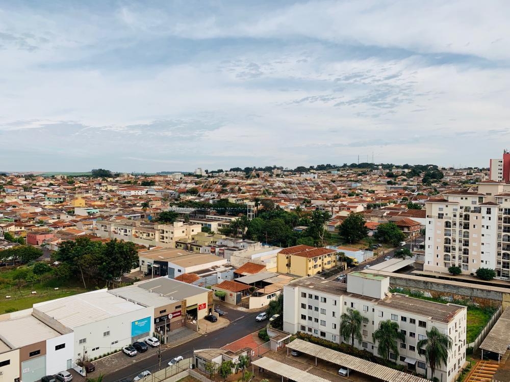 Alugar Apartamento / Padr&atilde;o em Ribeir&atilde;o Preto R$ 1.800,00 - Foto 5