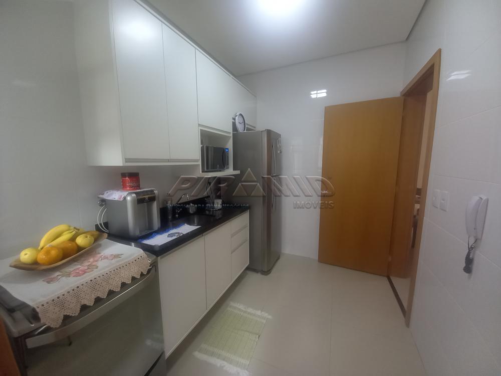 Alugar Apartamento / Padr&atilde;o em Ribeir&atilde;o Preto R$ 1.900,00 - Foto 13