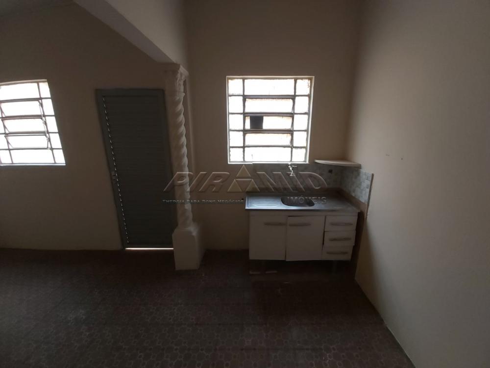 Alugar Casa / Padr&atilde;o em Ribeir&atilde;o Preto R$ 950,00 - Foto 12