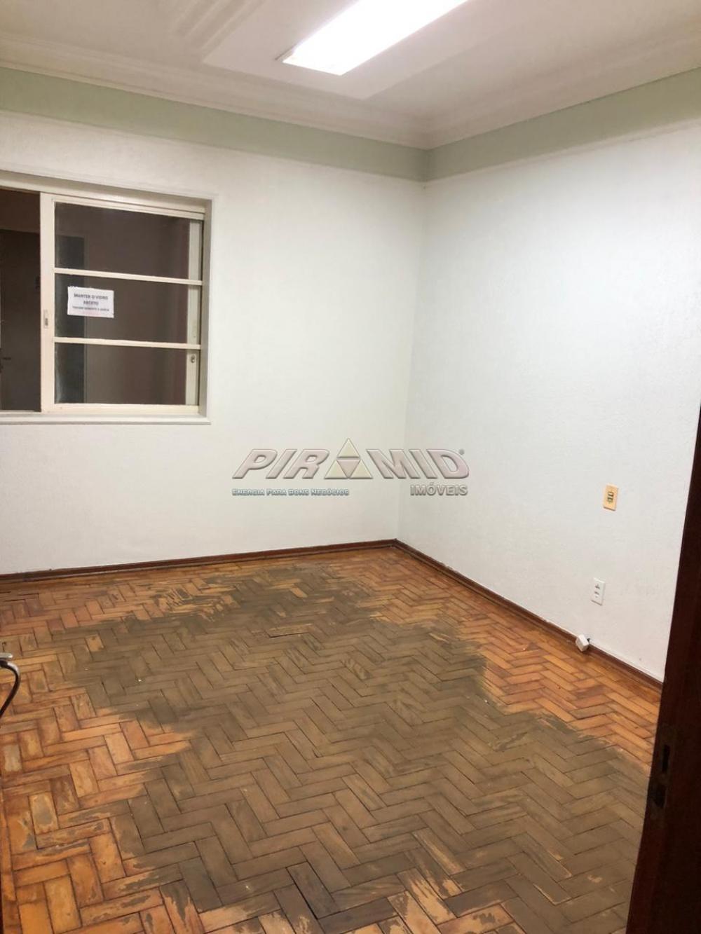 Alugar Casa / Padr&atilde;o em Ribeir&atilde;o Preto R$ 1.800,00 - Foto 1