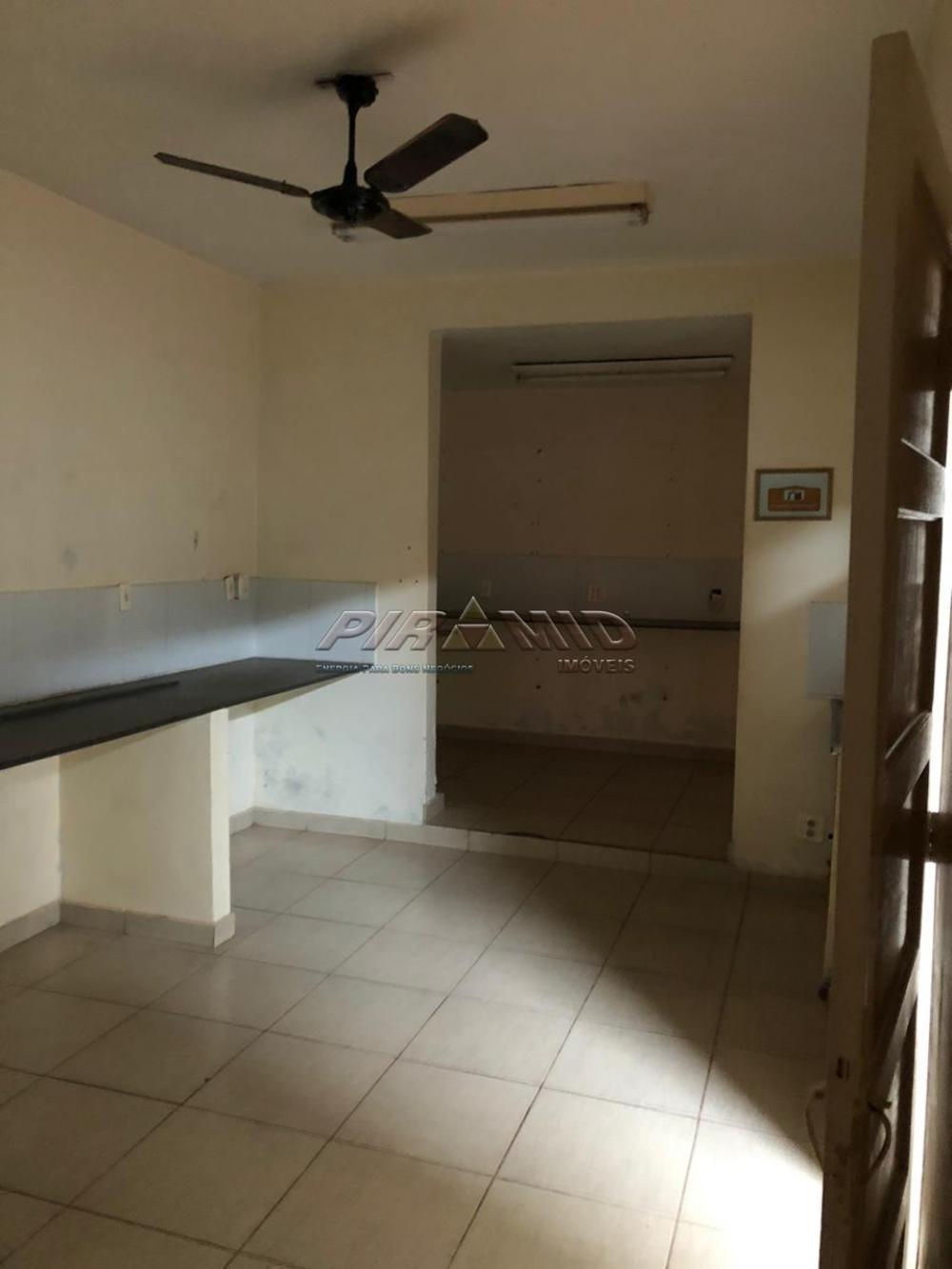 Alugar Casa / Padr&atilde;o em Ribeir&atilde;o Preto R$ 1.800,00 - Foto 11