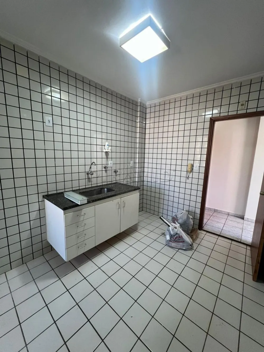 Alugar Apartamento / Padr&atilde;o em Ribeir&atilde;o Preto R$ 850,00 - Foto 15