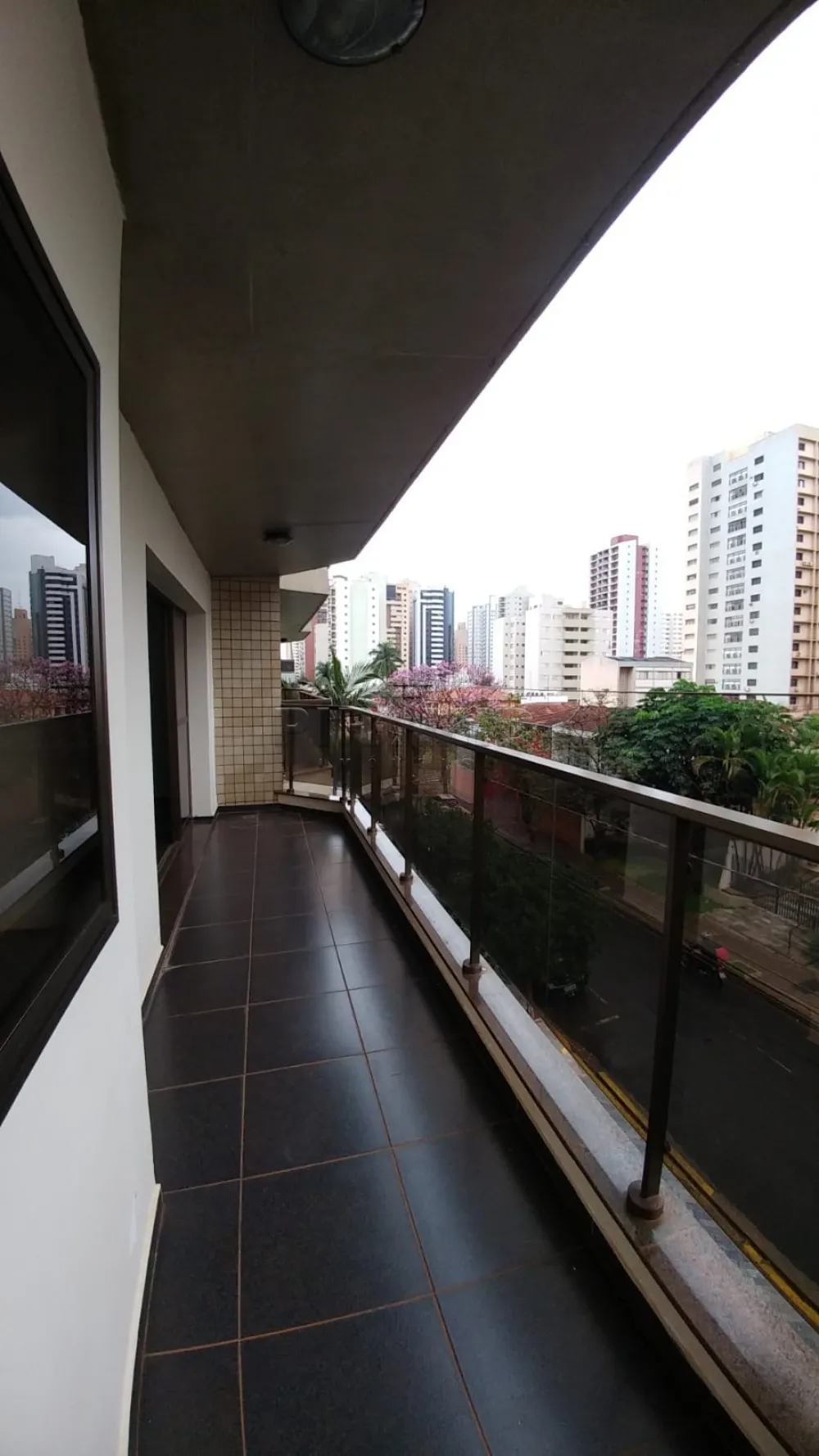 Alugar Apartamento / Padr&atilde;o em Ribeir&atilde;o Preto R$ 1.300,00 - Foto 3