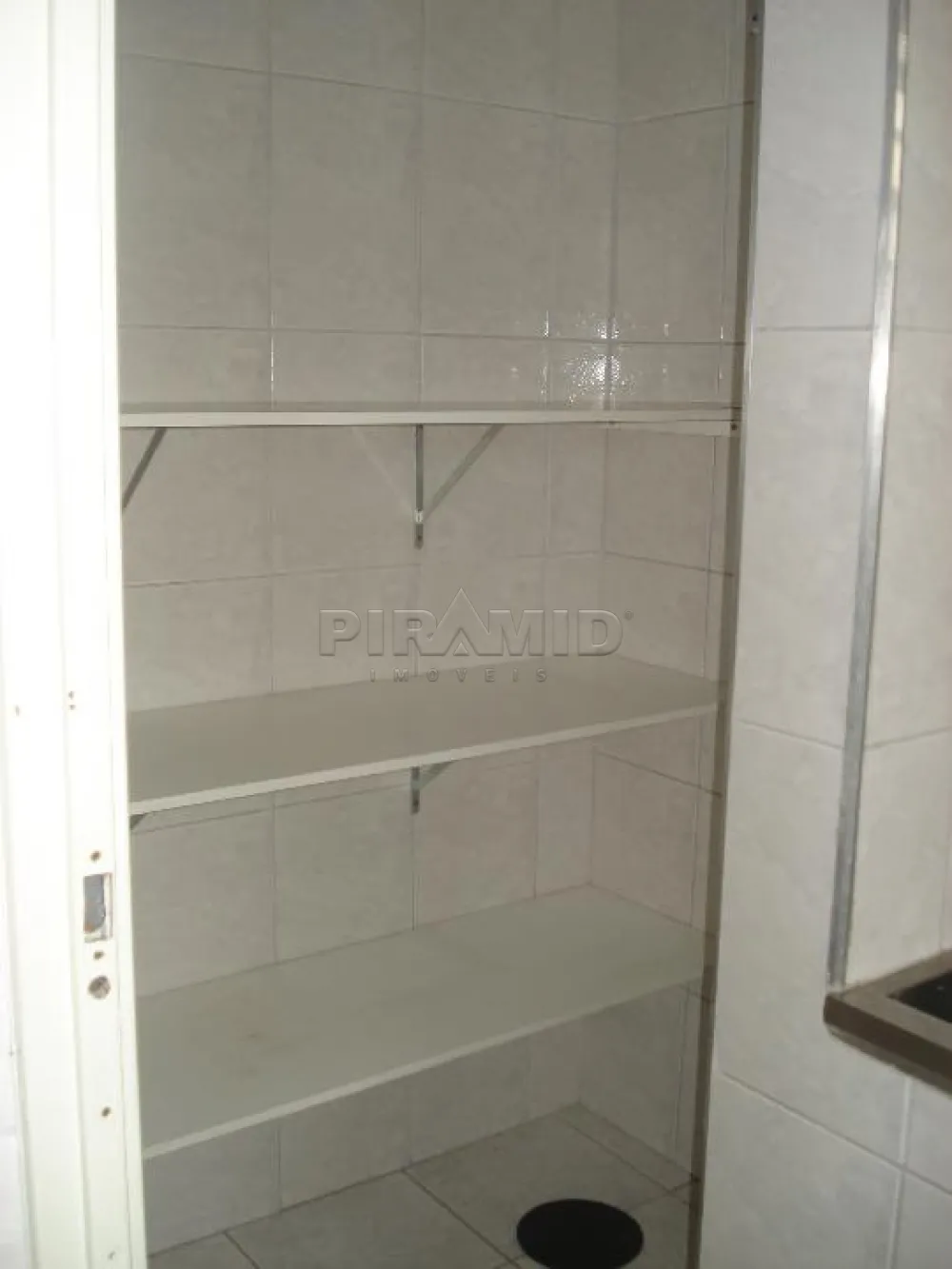 Alugar Apartamento / Padr&atilde;o em Ribeir&atilde;o Preto R$ 1.700,00 - Foto 11