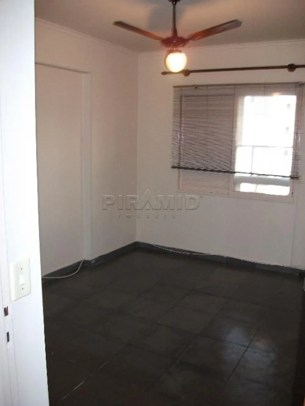 Alugar Apartamento / Padr&atilde;o em Ribeir&atilde;o Preto R$ 1.300,00 - Foto 9