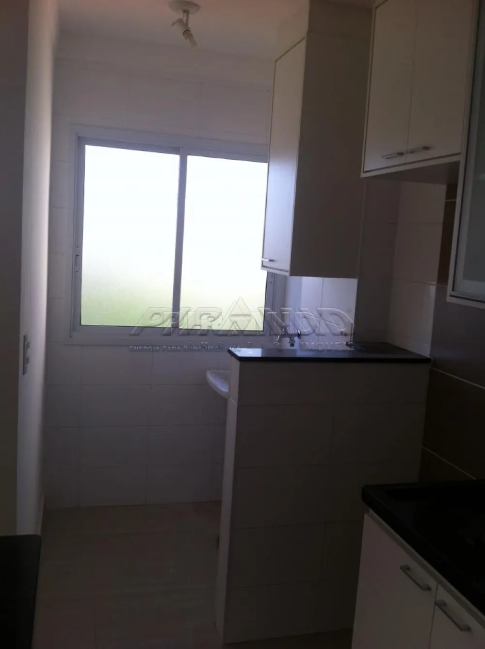 Alugar Apartamento / Padr&atilde;o em Ribeir&atilde;o Preto R$ 900,00 - Foto 2