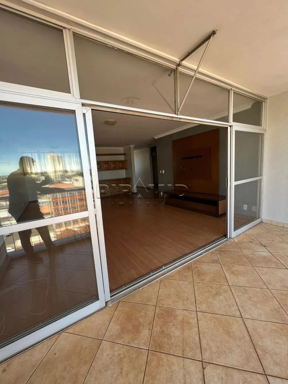 Alugar Apartamento / Padr&atilde;o em Ribeir&atilde;o Preto R$ 1.700,00 - Foto 2